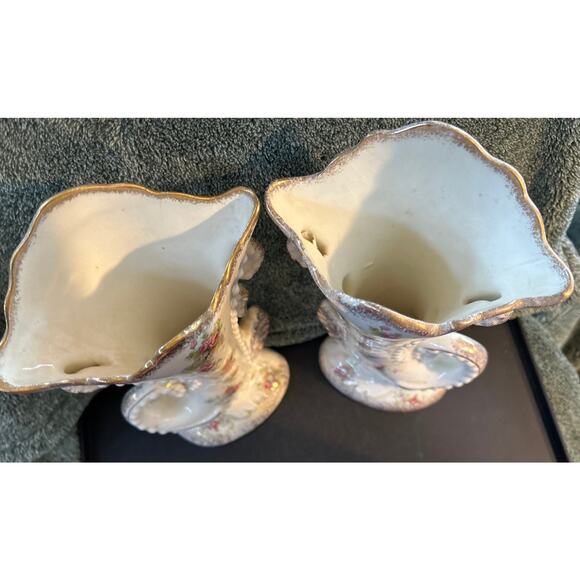 Pair of Peasant Village England Porcelain Cornacopia Vases Vintage - Picture 7 of 10